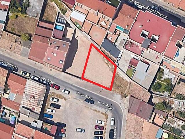 Terreno residencial en Venta en Calle de Rigel, 35 en Valdefierro