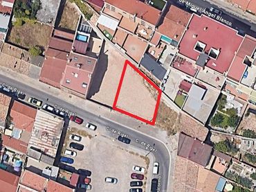 Terreno residencial en venta en Calle de Rigel 35