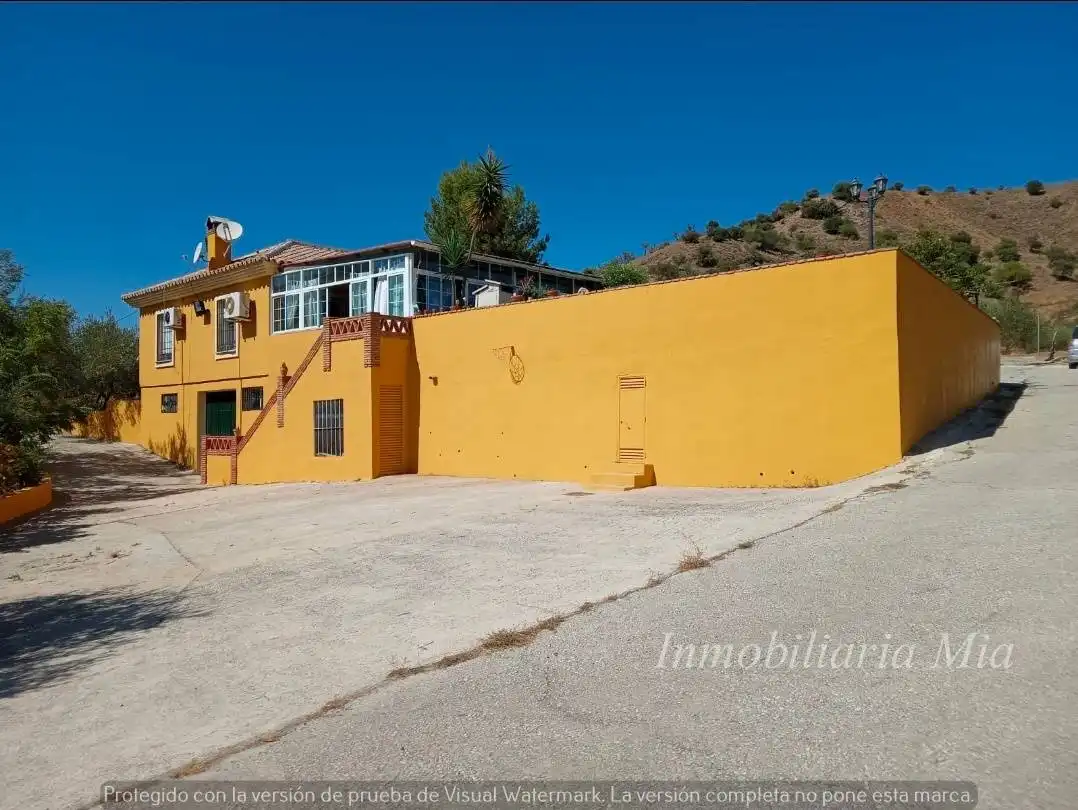 Vista exterior de Casa o xalet en venda en Coín amb Aire condicionat, Calefacció i Jardí privat