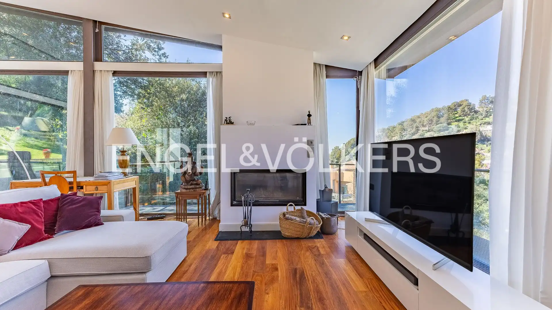 Living room of Houses for sale in  Barcelona Capital  with Heating, Private garden and Parquet flooring