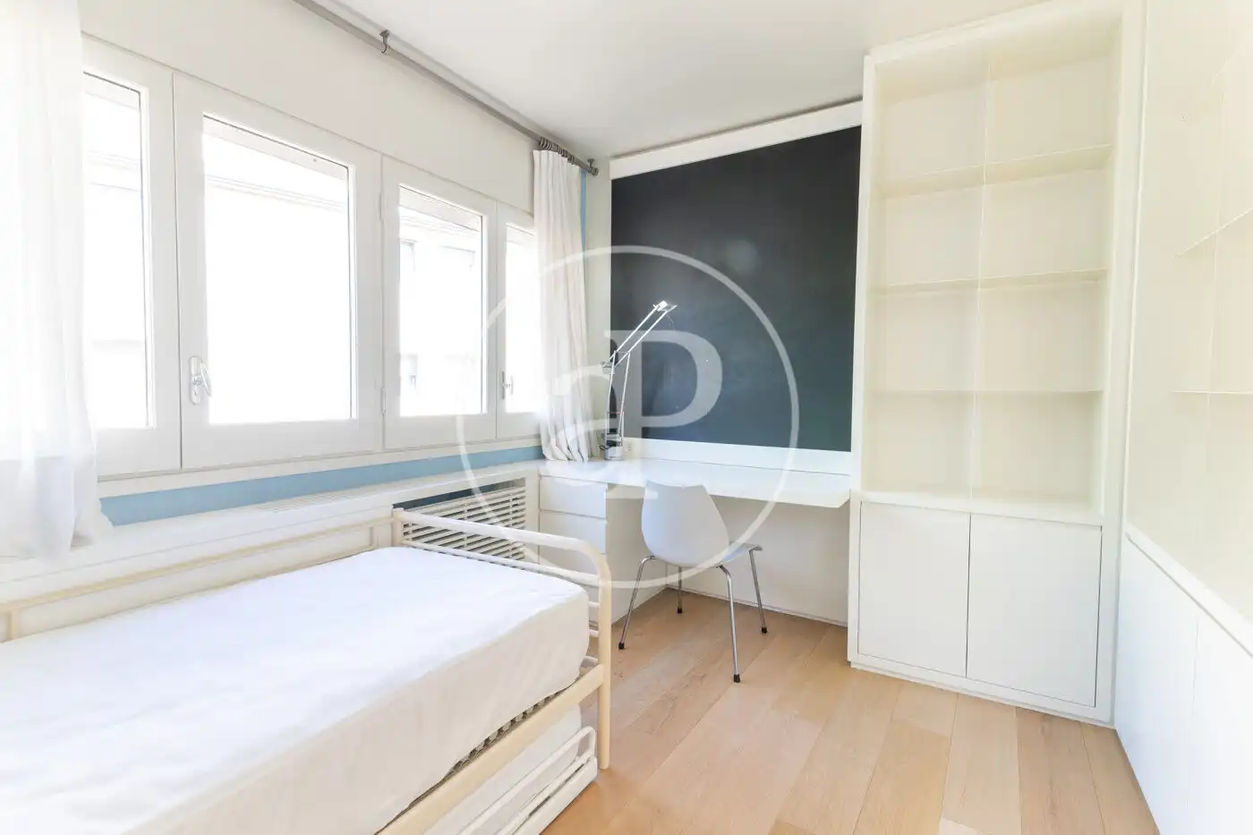 Bedroom of Flat for rent in Barcelona  with Air Conditioner, Heating and Terrace