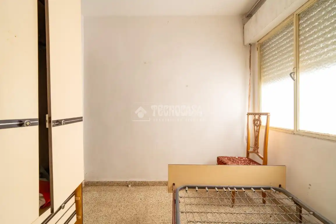 Dormitori de Pis en venda en Granada amb Balcó