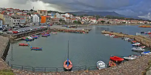 Vista exterior de Apartamento en venta en Ribeira con Balcón
