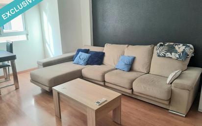 Sala d'estar de Apartament en venda en Yecla amb Aire condicionat i Balcó