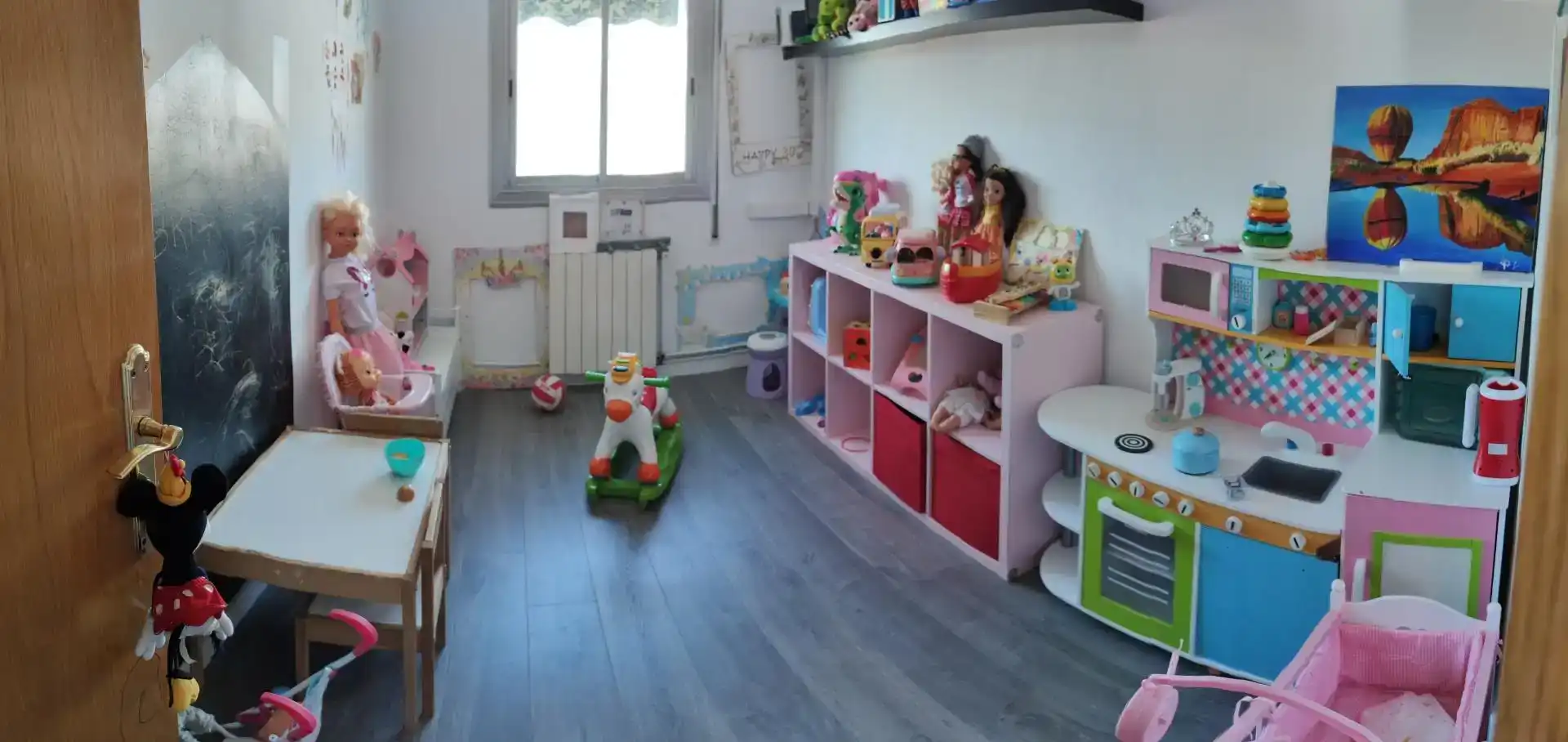 Wohnung zum Verkauf in Terrassa mit Klimaanlage und Balkon