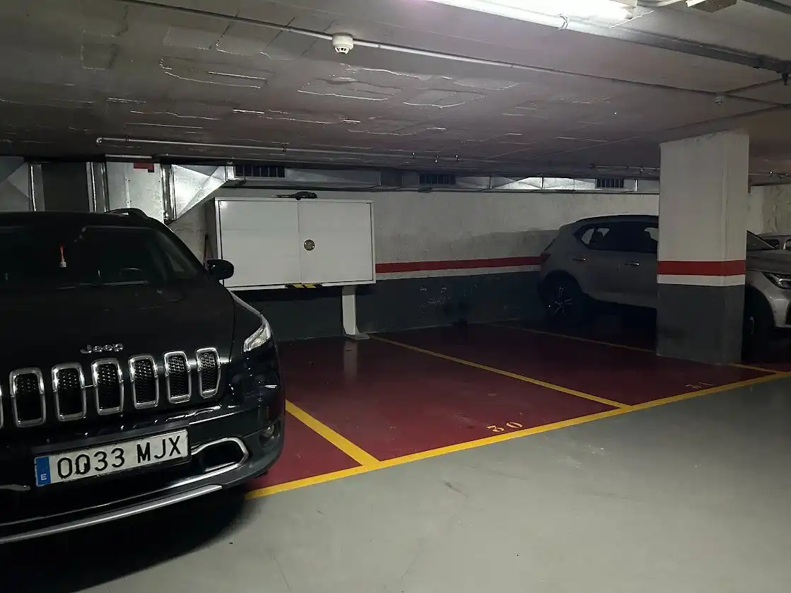 Parkplatz von Garage zum Verkauf in Barcelona