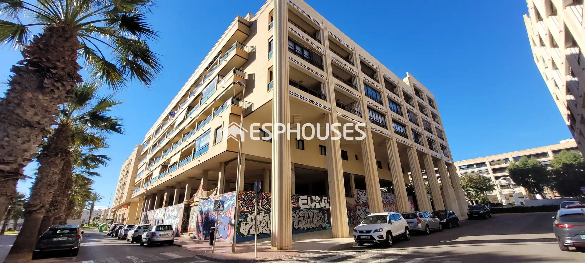 Local comercial en venta en Guardamar Playa