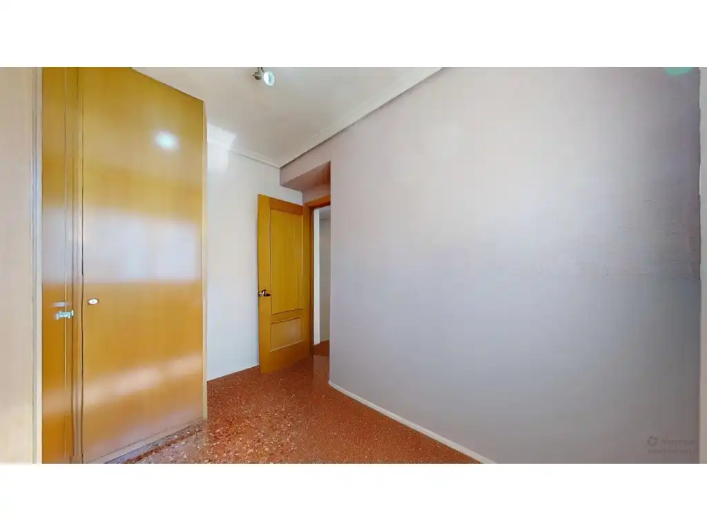 Flat for sale in Torrent  with Air Conditioner and Balcony