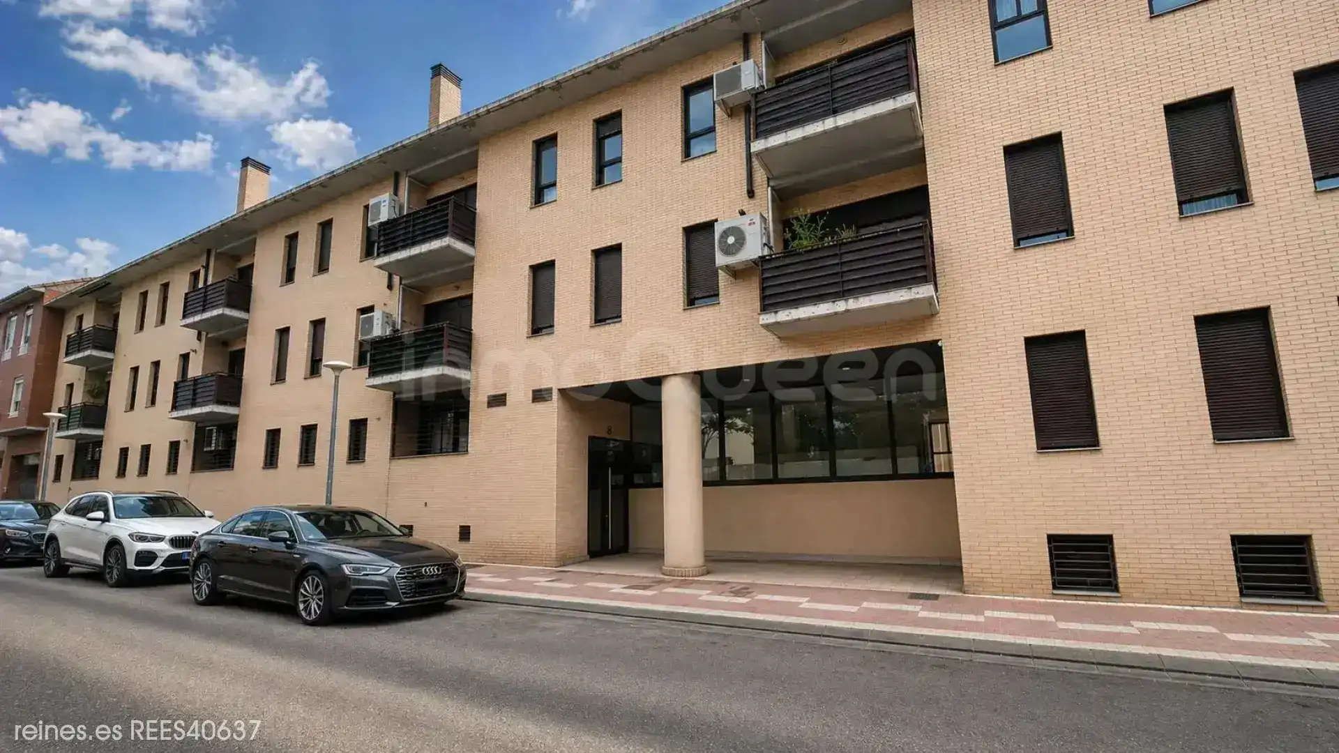 Vista exterior de Piso en venta en La Puebla de Alfindén con Calefacción y Terraza