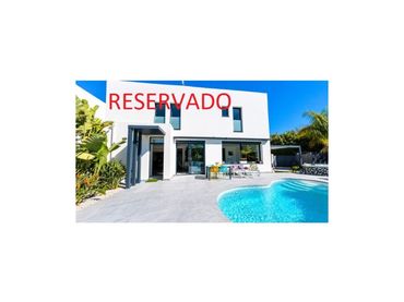 House for sale in Carrer Carmençó