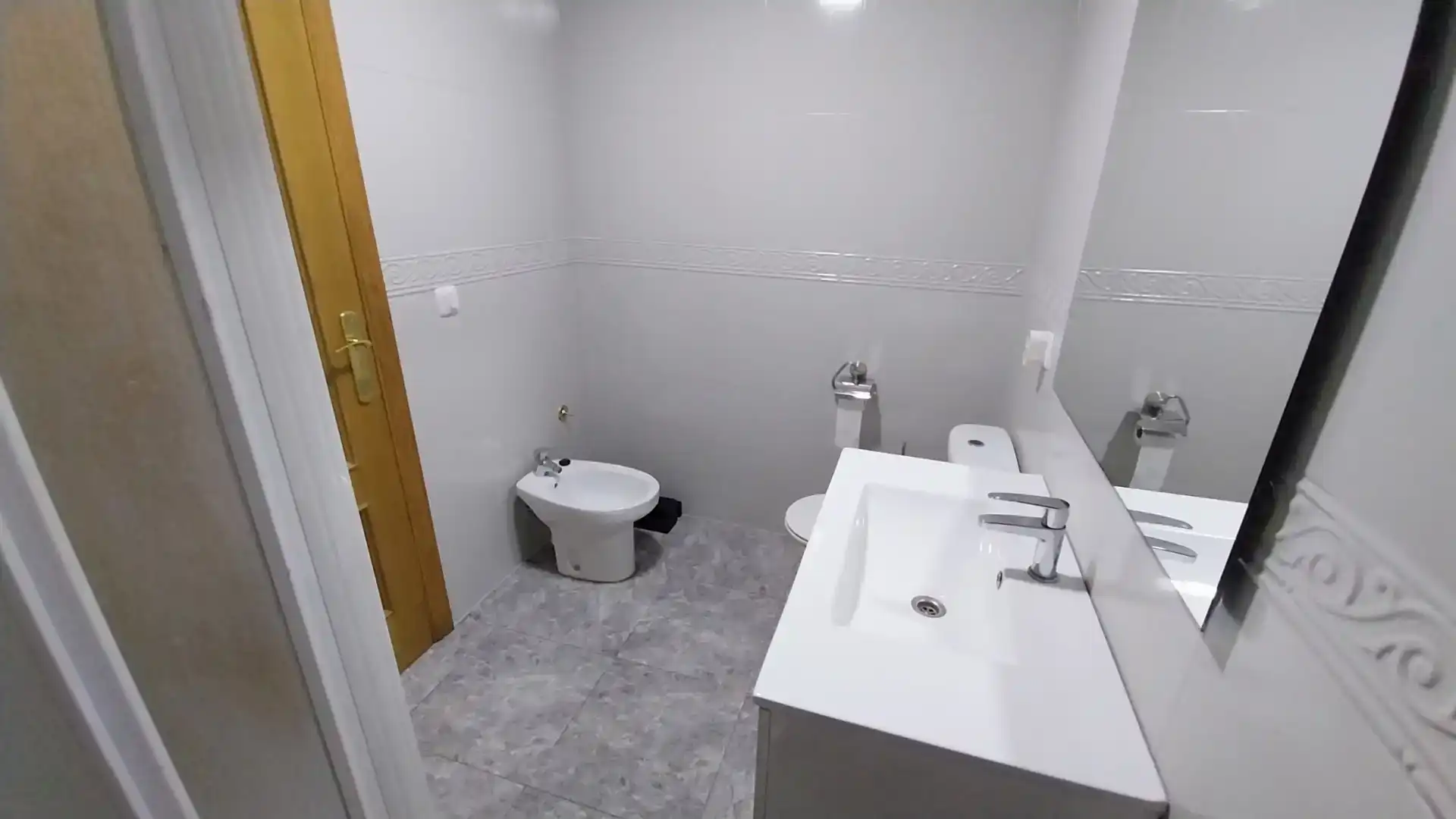 Baño de Piso en venta en Carcaixent con Aire acondicionado y Trastero