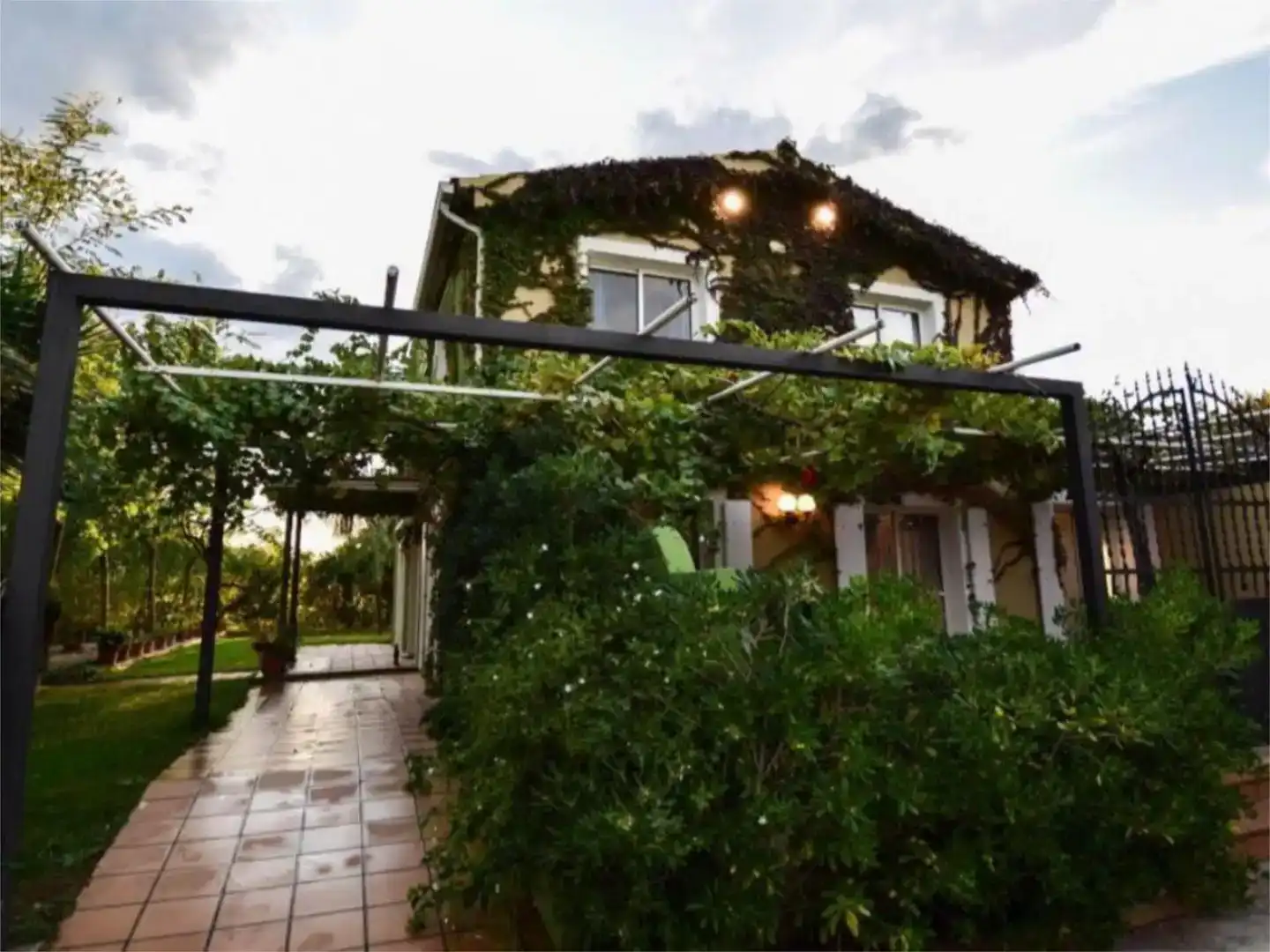 Jardí de Finca rústica en venda en Santa Oliva amb Aire condicionat, Piscina i Balcó