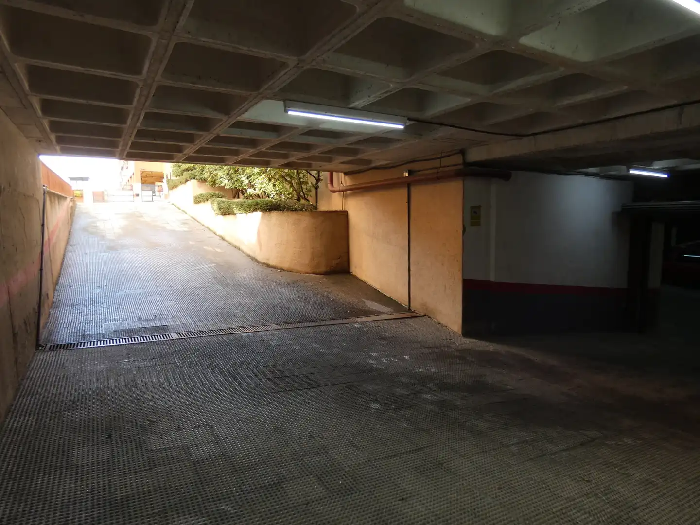 Parking de Local en venta en Madrid con Amueblado