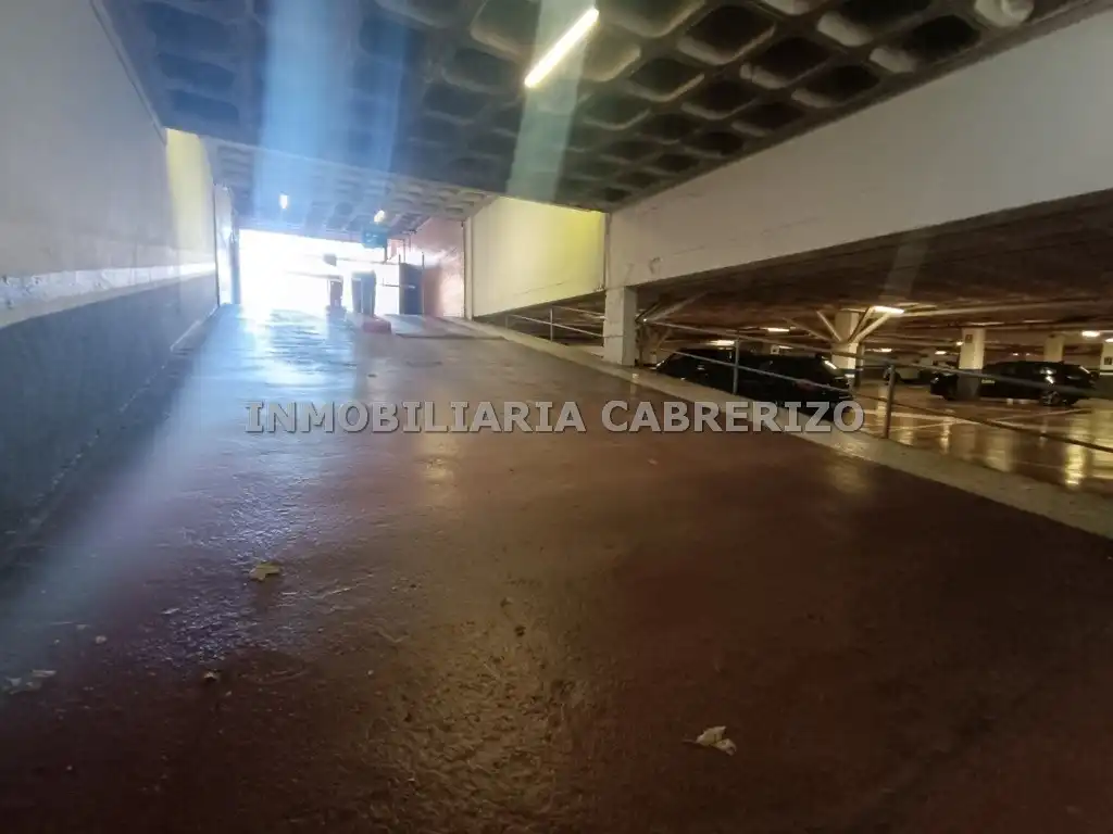 Aparcament de Garatge en venda en  Logroño