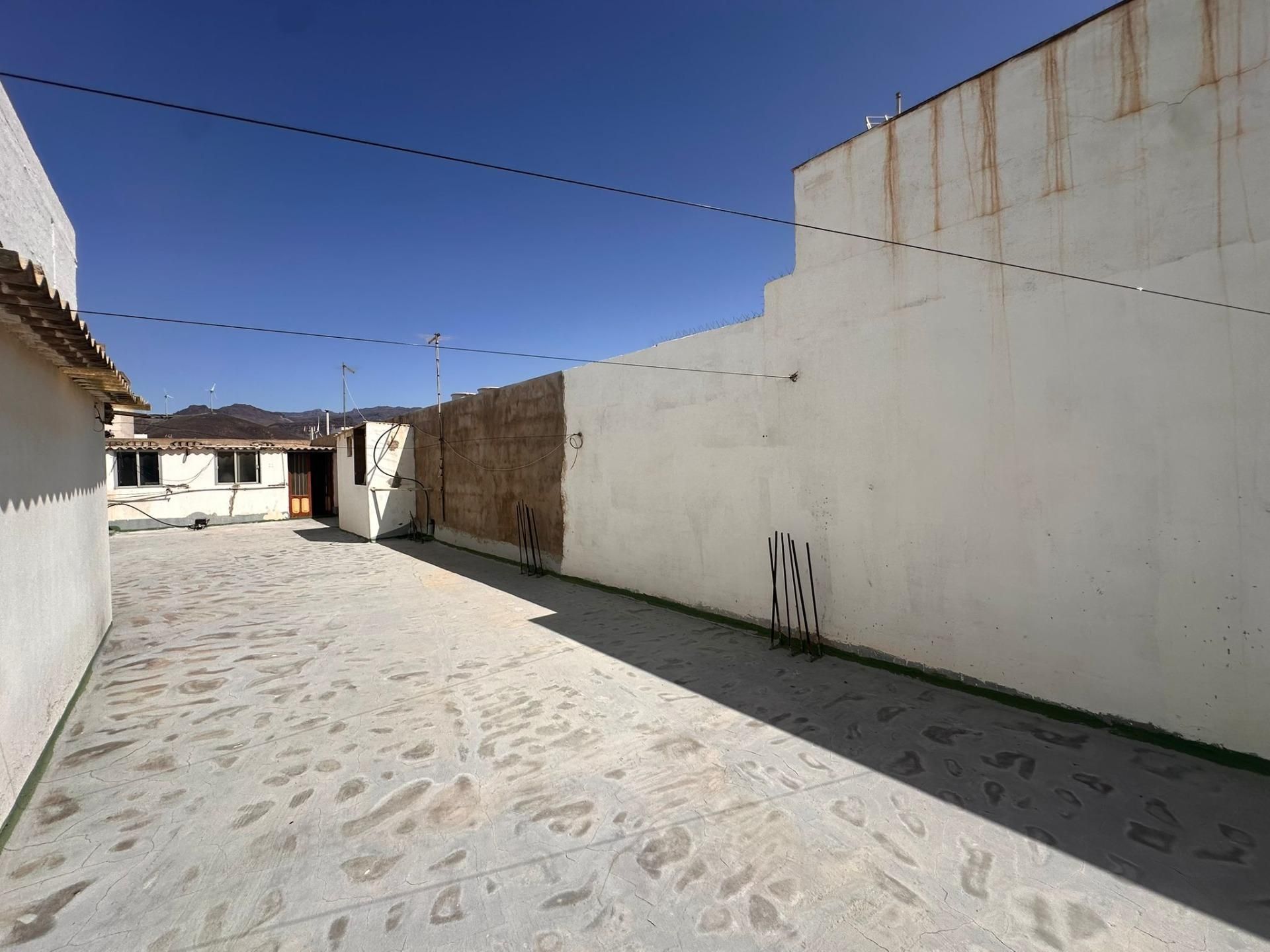 Vista exterior de Casa adosada en venda en Santa Lucía de Tirajana amb Terrassa