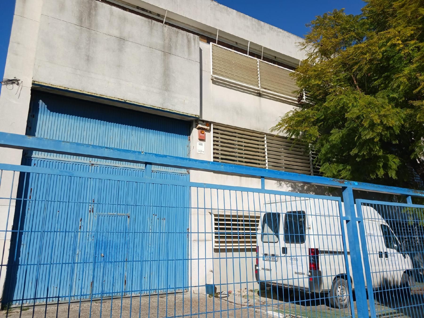 Vista exterior de Nau industrial en venda en Alcalá de Guadaira