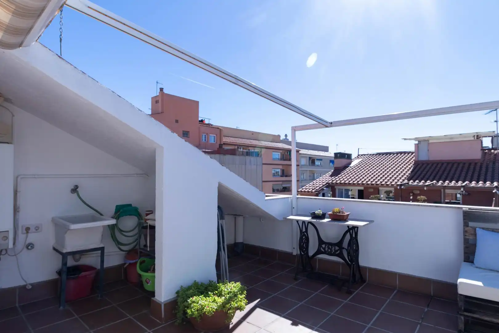 Carrer de Sant Jordi, Plaça Catalunya - Escola Industrial 