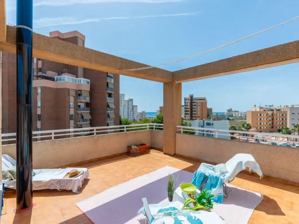 Terraza de Ático en venta en El Campello con Aire acondicionado, Terraza y Amueblado