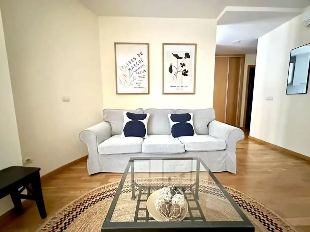 Living room of Flat for rent in Marbella  with Air Conditioner, Furnished and Internet
