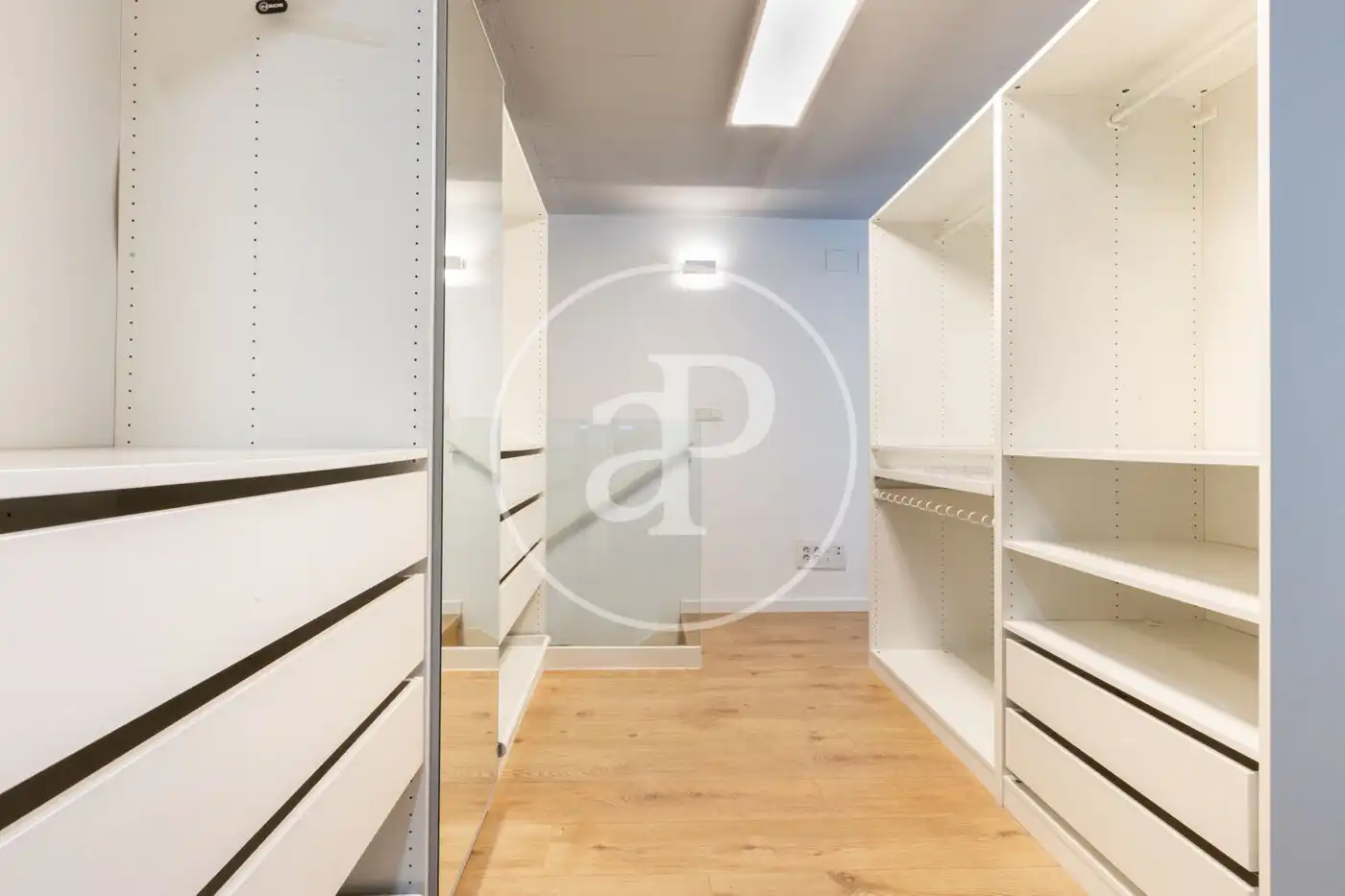 Flat for sale in Valencia  with Air Conditioner, Heating and Terrace