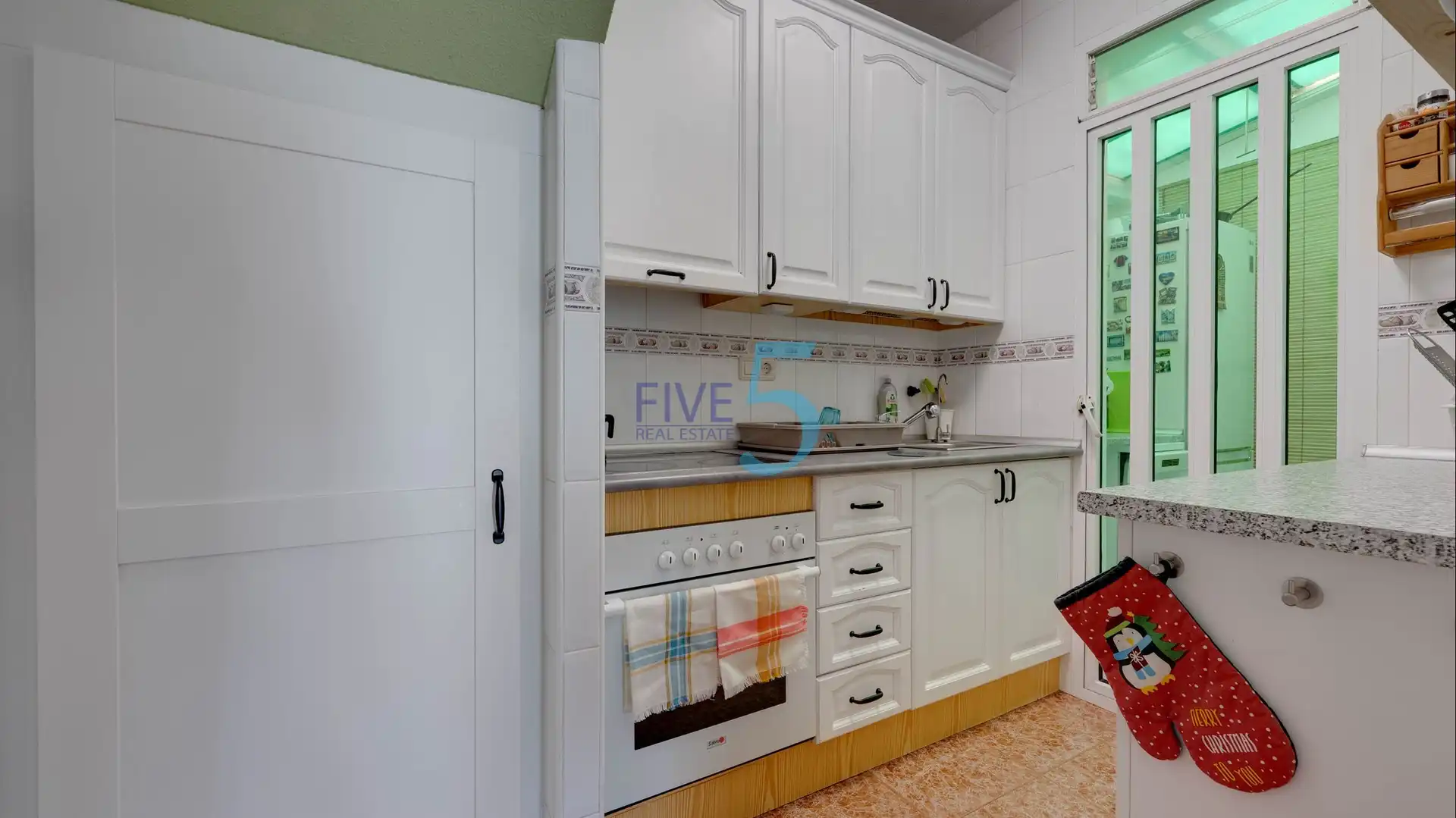 Cocina de Casa adosada en venta en Torrevieja con Aire acondicionado, Terraza y Piscina