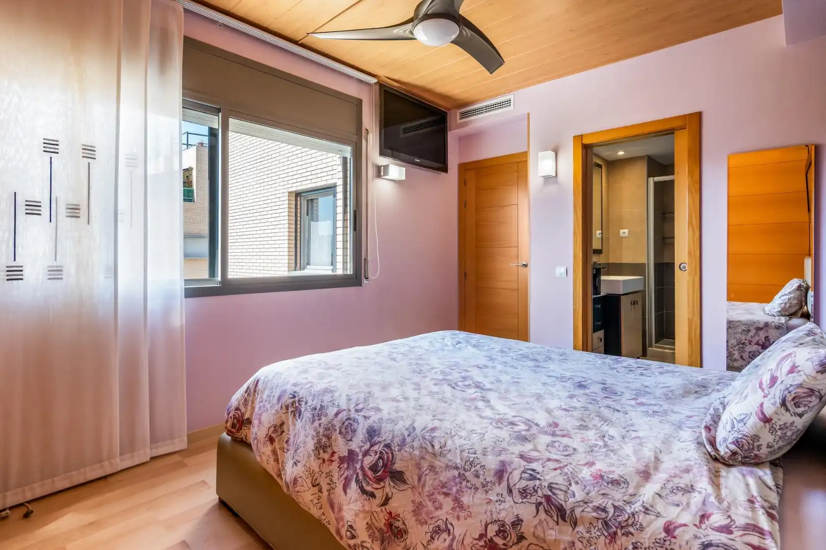 Dormitori de Pis en venda en Parets del Vallès amb Aire condicionat, Parquet i Terrassa