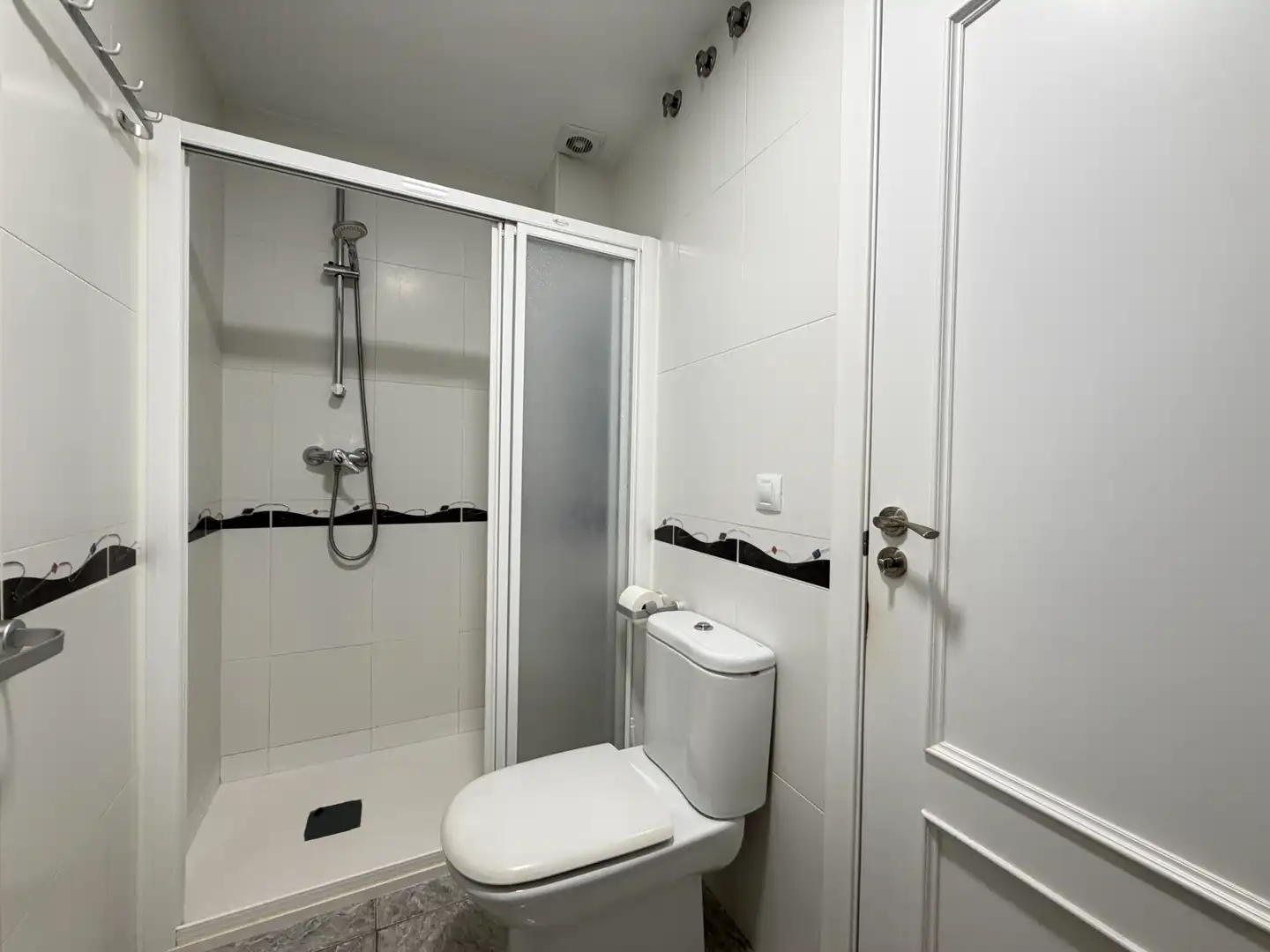 Bany de Apartament en venda en Roses amb Aire condicionat, Calefacció i Parquet