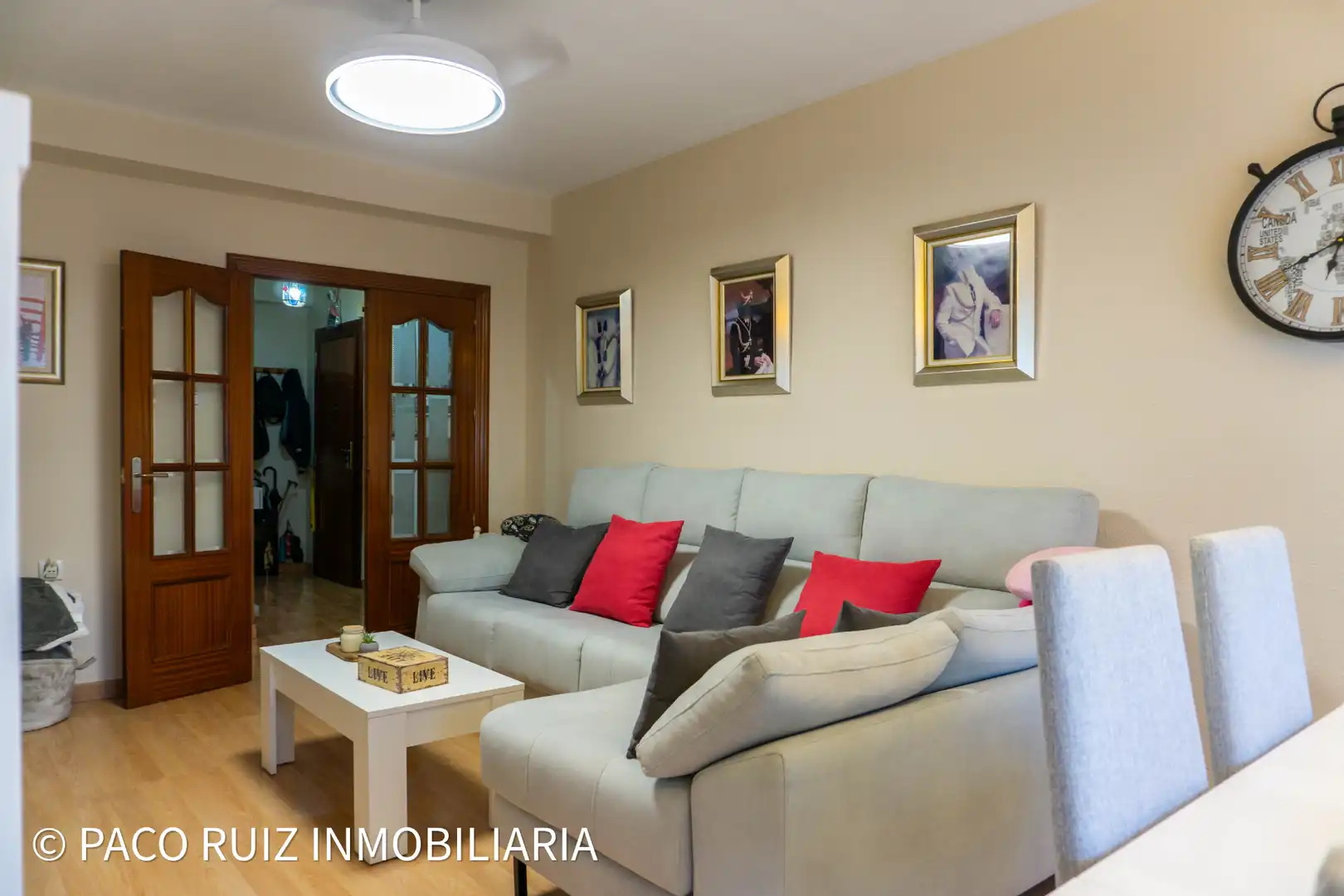 Sala d'estar de Pis en venda en Almería amb Balcó