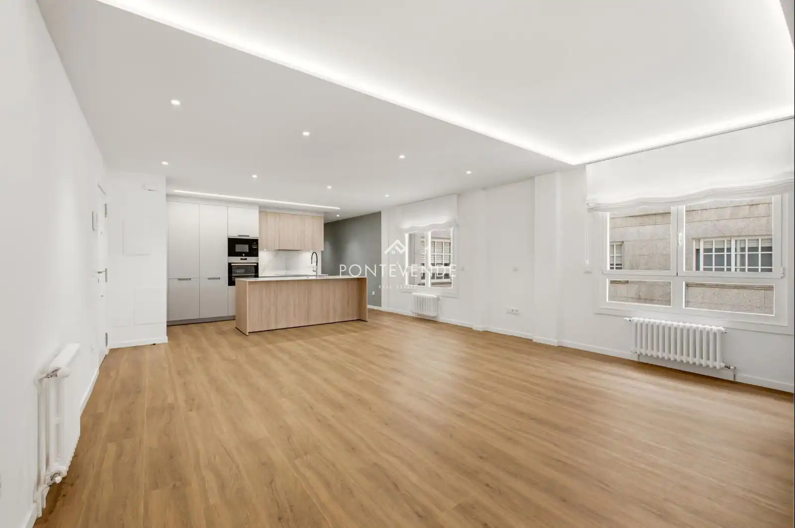 Living room of Flat for sale in Pontevedra Capital   with Heating and Storage room