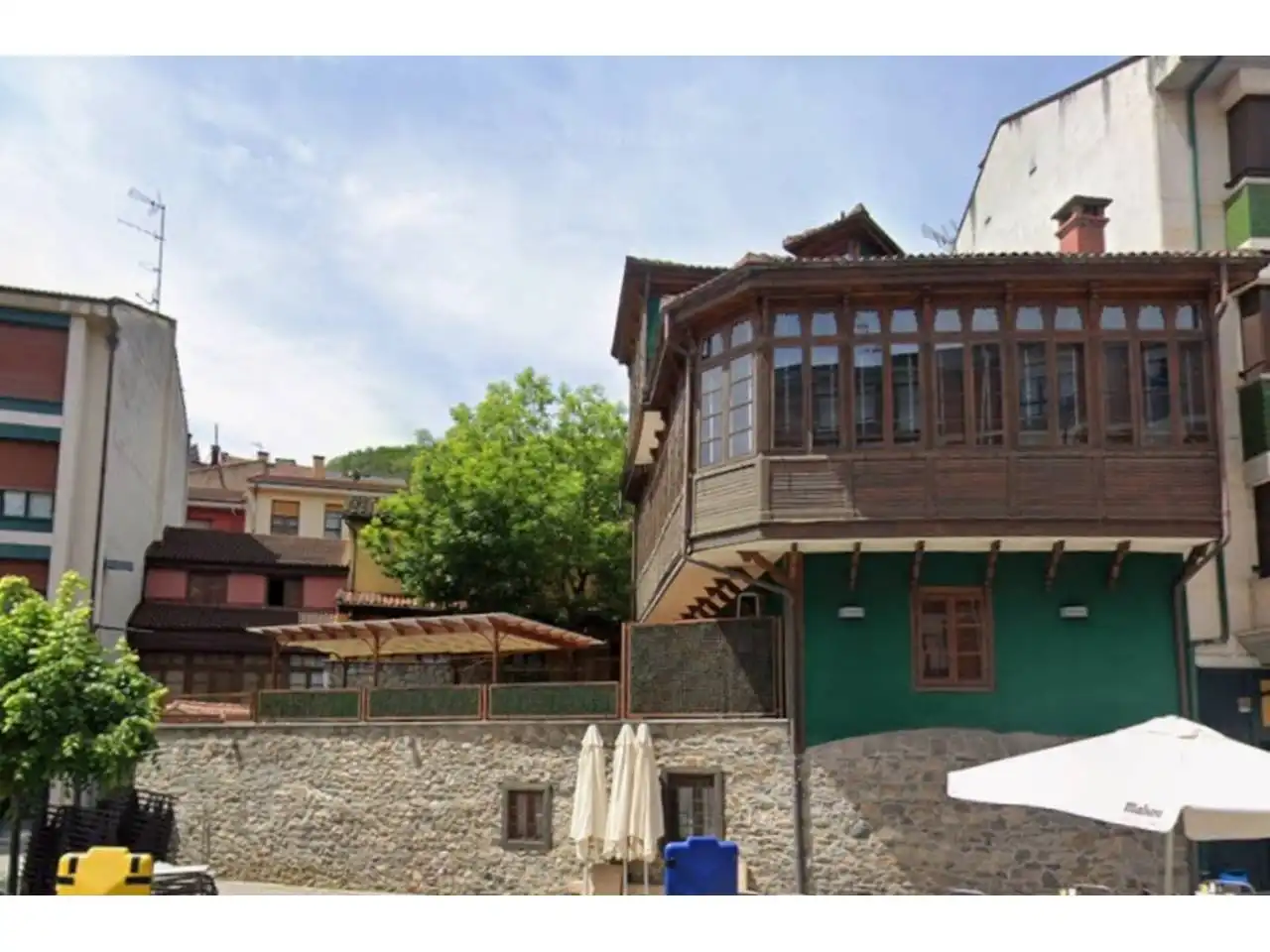Einfamilien-Reihenhaus zum Verkauf in Lena mit Heizung, Terrasse und Möbliert