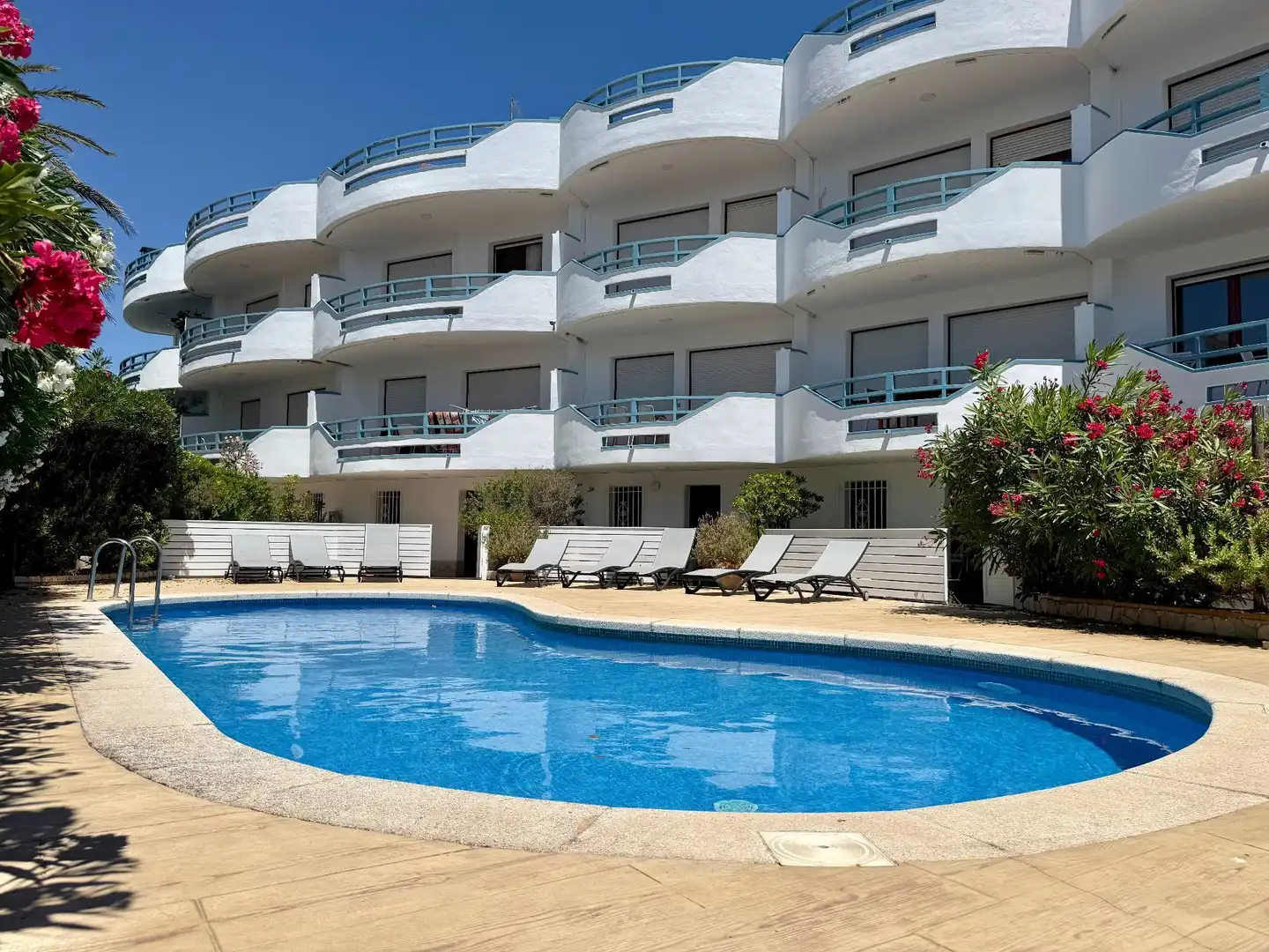 Piscina de Casa adosada en venda en Empuriabrava amb Aire condicionat, Terrassa i Moblat