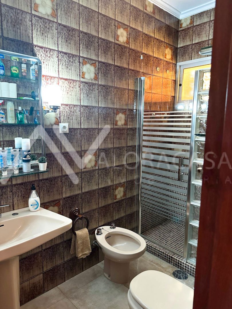 Bathroom of Flat for sale in Málaga Capital  with Air Conditioner and Furnished