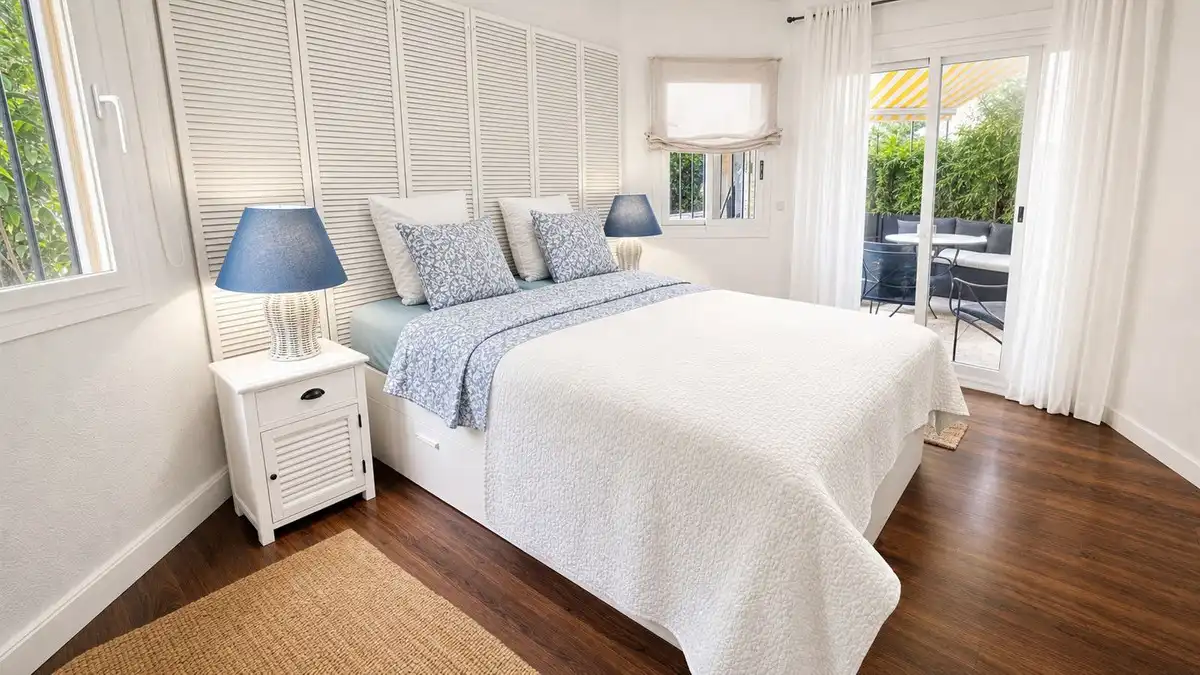Planta baja en venta en Elviria