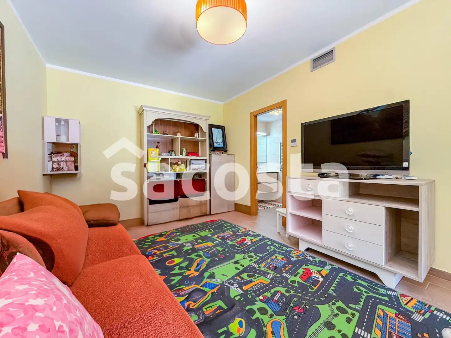 Sala d'estar de Casa o xalet en venda en Lloret de Mar amb Aire condicionat, Jardí privat i Parquet