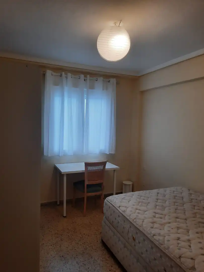 Habitación de Piso de alquiler en Zaragoza con Calefacción, Amueblado y Horno