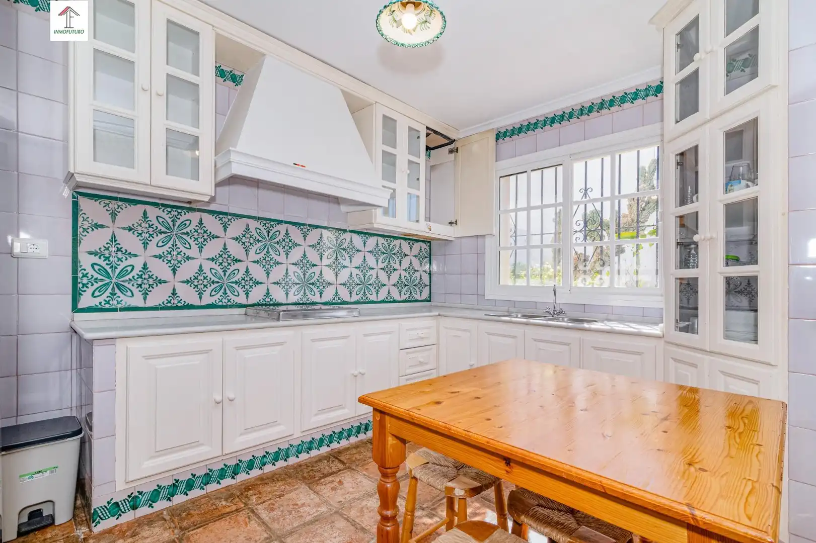 Cocina de Casa o chalet en venta en Motril con Jardín privado, Terraza y Piscina