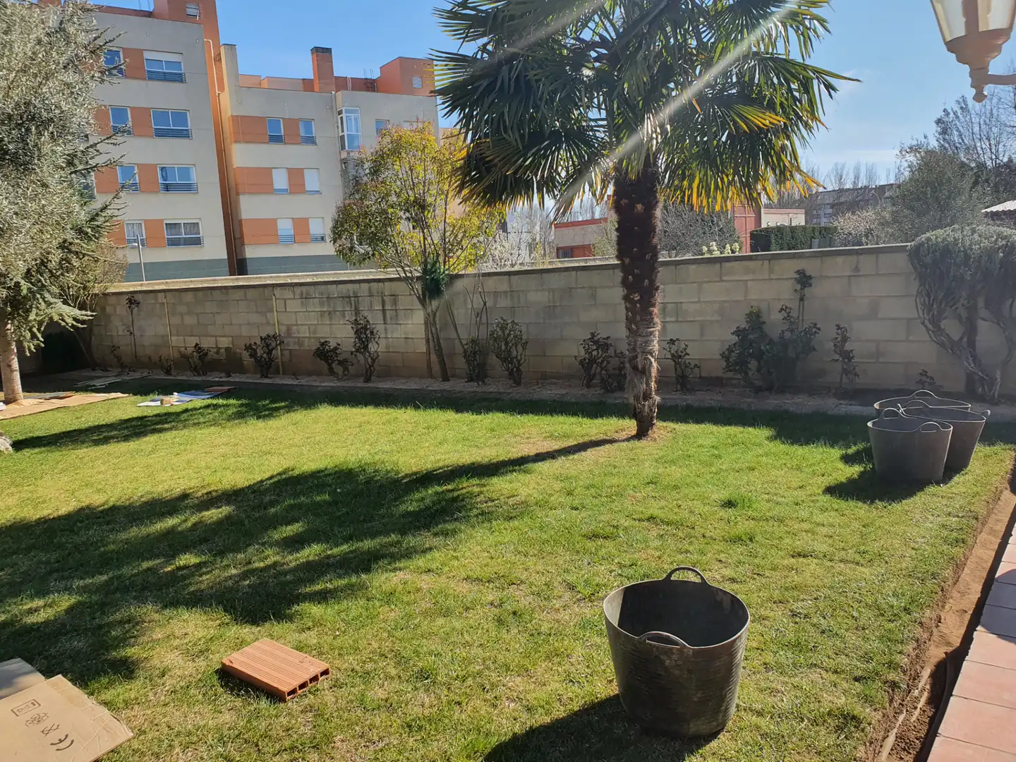 Jardí de Casa o xalet en venda en León Capital  amb Calefacció, Jardí privat i Forn