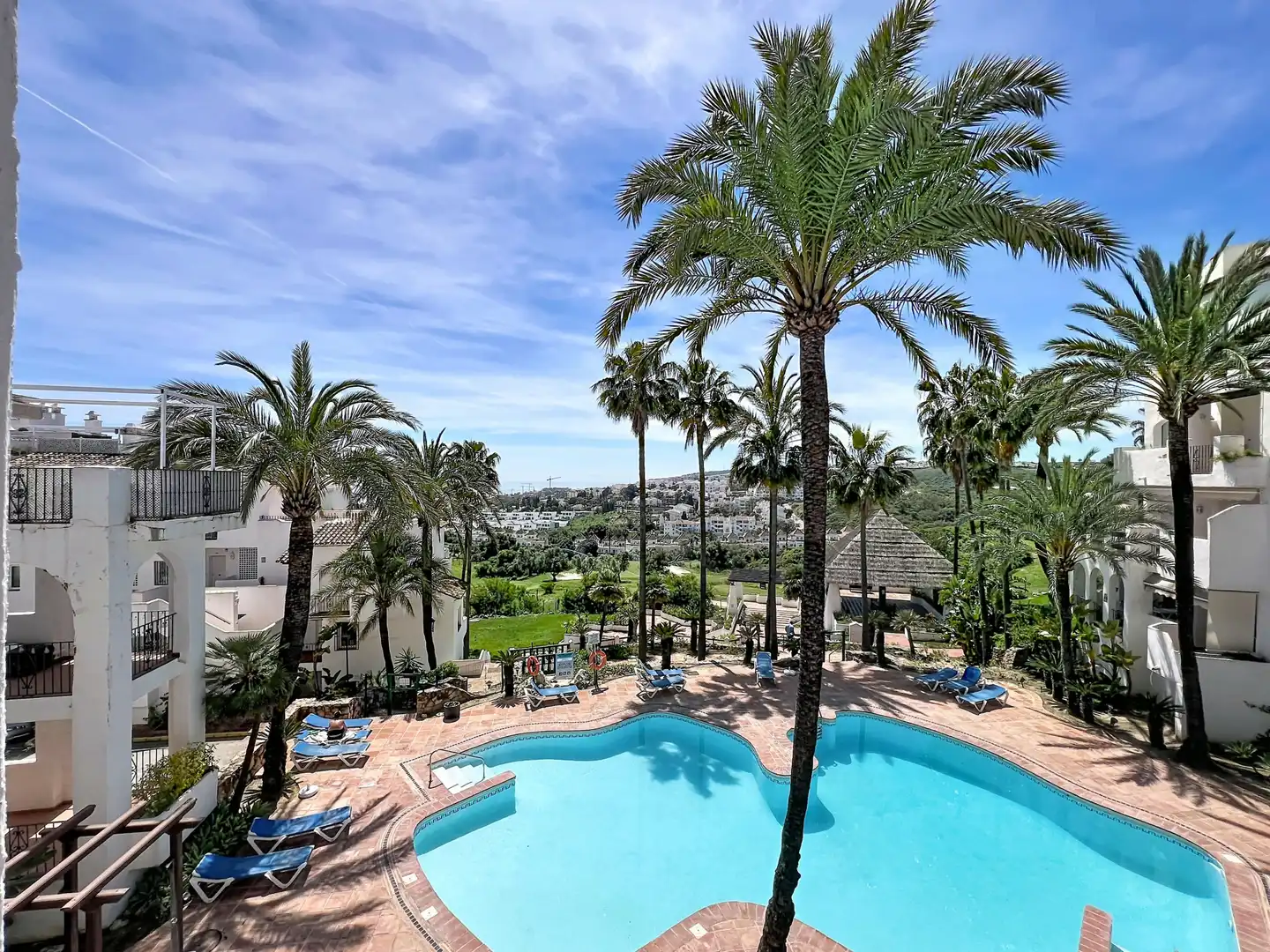 Piscina de Apartamento en venta en Manilva con Aire acondicionado, Terraza y Amueblado