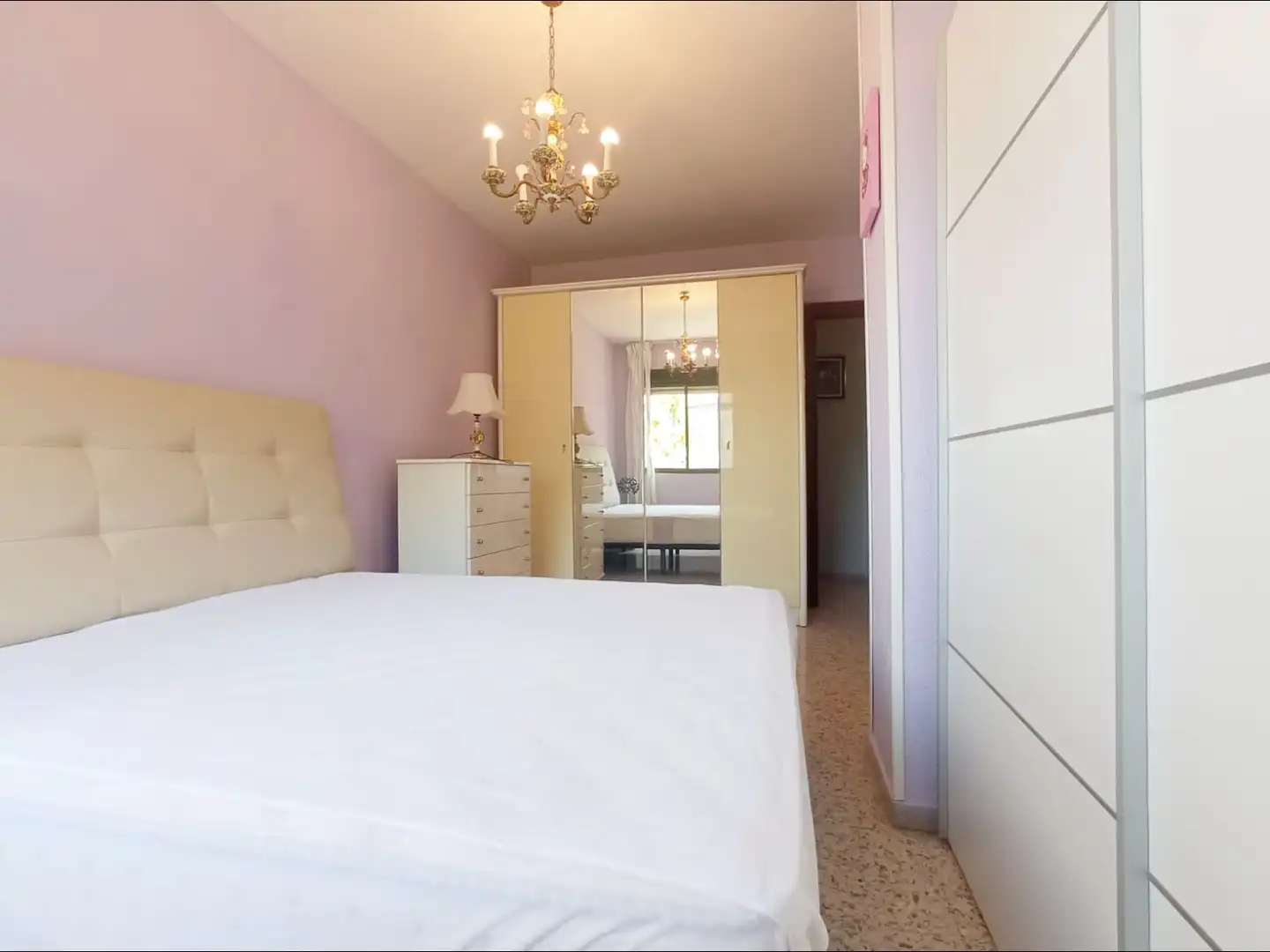 Dormitori de Apartament de lloguer en Granada amb Aire condicionat, Calefacció i Terrassa