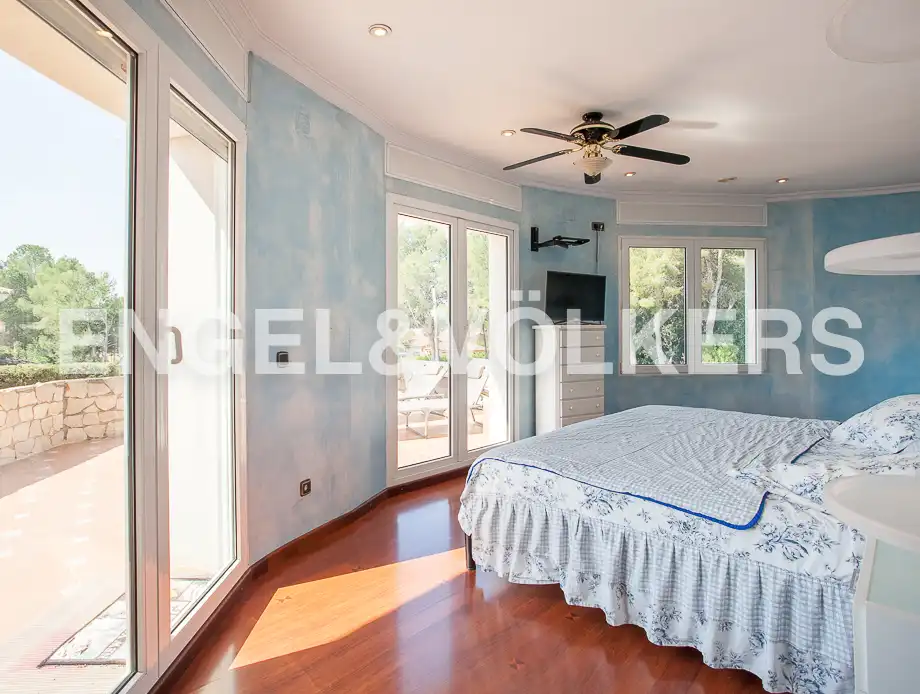 Habitación de Casa o chalet en venta en Serra con Calefacción, Jardín privado y Trastero