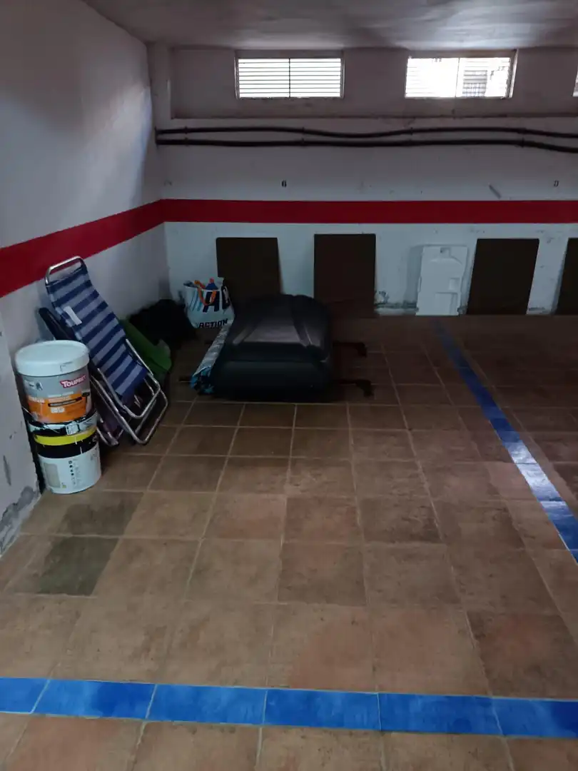 Garaje en venta en Calle de Manila, Los Cuarteros
