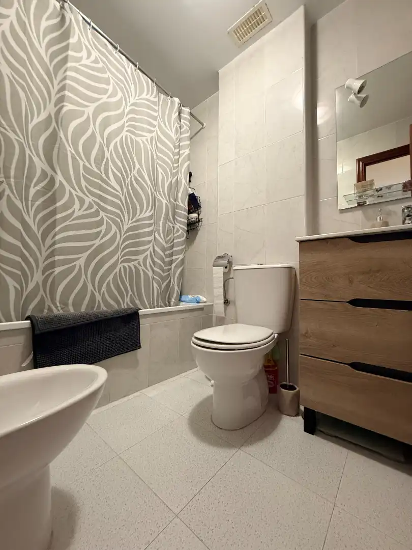 Baño de Casa adosada en venta en Carrión de los Céspedes con Terraza