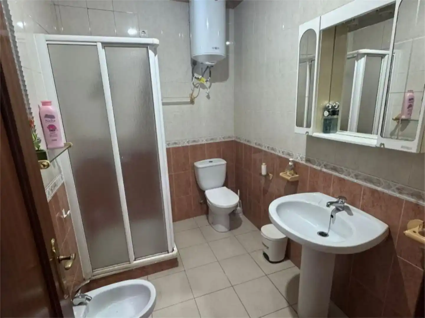 Baño de Piso en venta en Puente Genil con Trastero y Amueblado