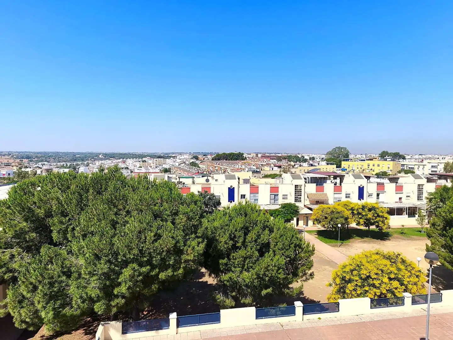 Exterior view of Flat for sale in Alcalá de Guadaira  with Swimming Pool