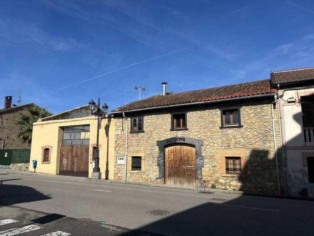 Casa adosada en Venta en Camino Real en Colloto