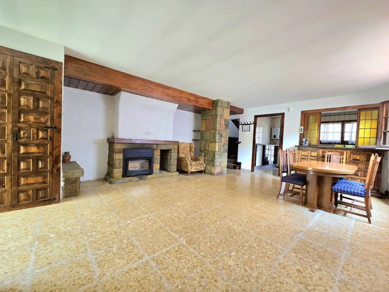Sala d'estar de Casa o xalet en venda en Vilanova i la Geltrú amb Jardí privat i Terrassa