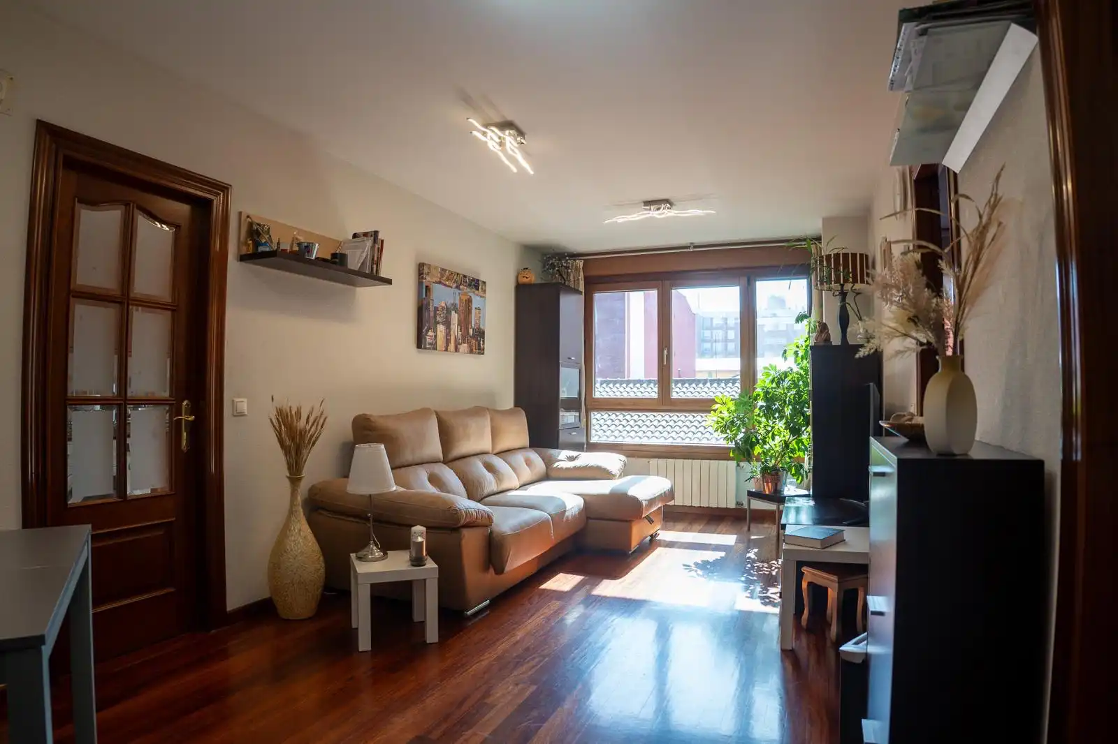 Sala d'estar de Apartament en venda en Gijón  amb Calefacció, Parquet i Traster