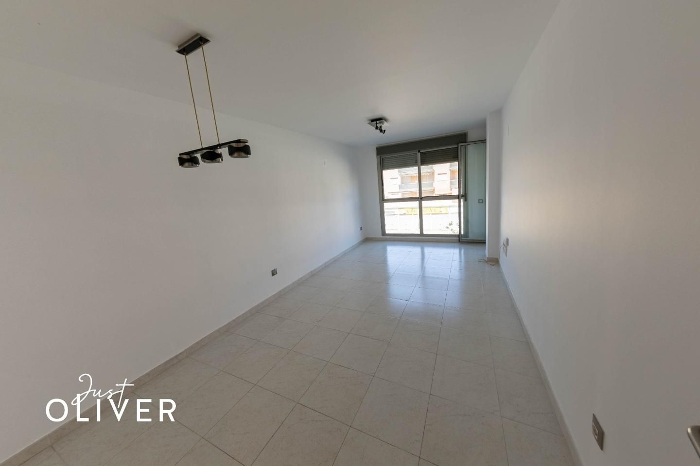 Vista exterior de Pis en venda en Vila-seca amb Terrassa i Piscina comunitària