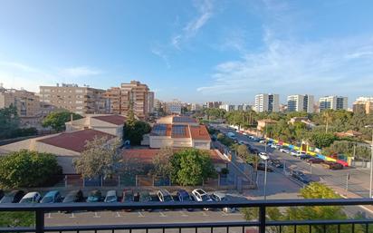 Vista exterior de Pis en venda en Alicante / Alacant amb Aire condicionat i Balcó