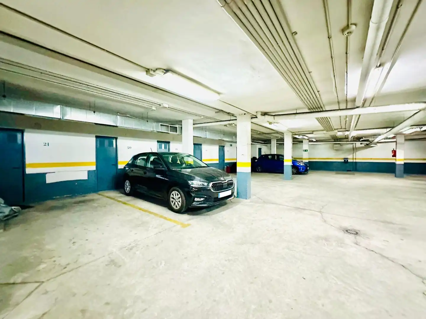Parking of Detached homes for sale in San Fernando  with Air Conditioner, Storage room and Balcony